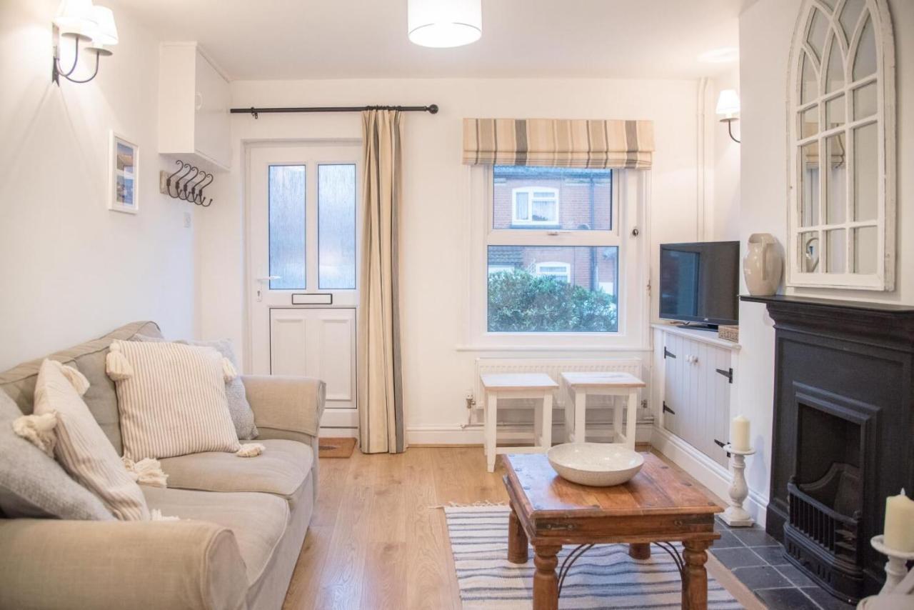 Railway Cottage, Holiday home *